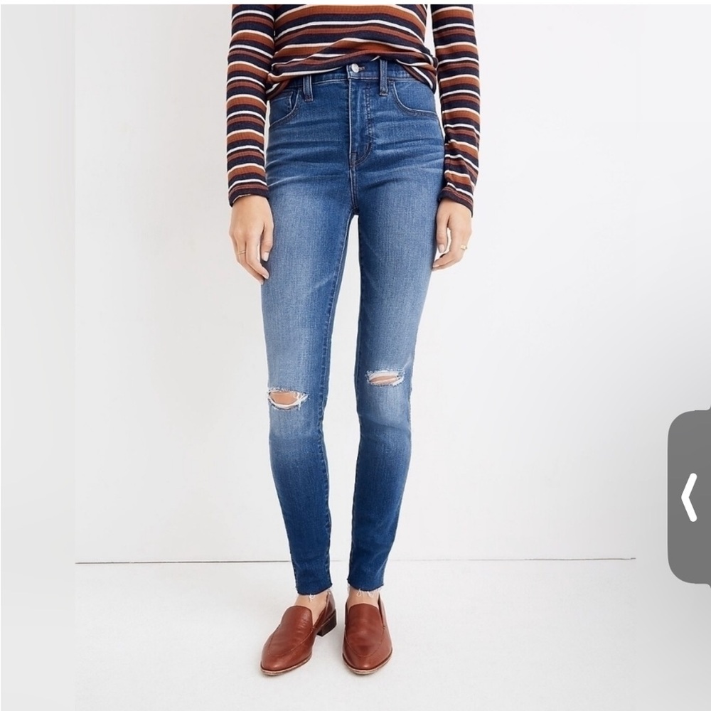 Madewell Roadtripper Jeans: Knee-Rip Edition size 26